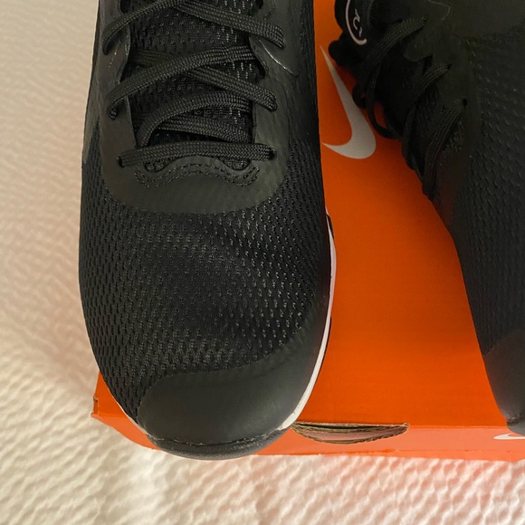 New women’s Nike Sz 7 shoes black - Picture 6 of 6